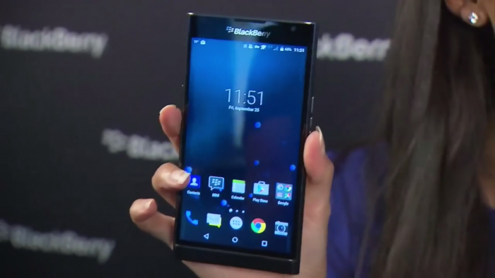 BlackBerry desiste de desenvolver smartphones Blackberry-priv-1-700x394