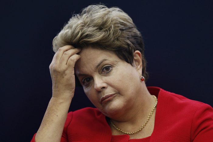 A presidente Dilma Rousseff durante entrevista coletiva sobre a Copa do Mundo, em Brasília, na segunda-feira. (Foto: Reuters/Ueslei Marcelino)