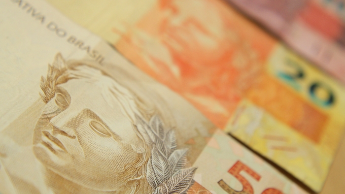 Banknotes (photo: Marcos Santos / USP Imagens)