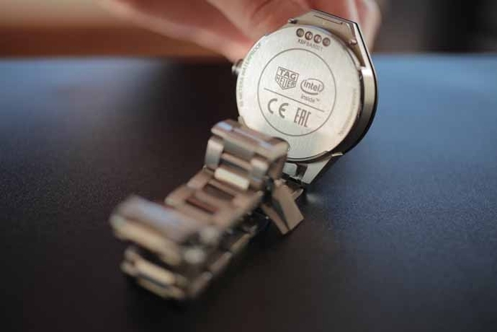Relógio da Tag Heuer feito em parceria com a Intel