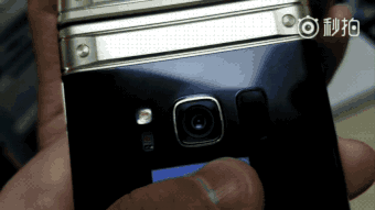 Este smartphone flip da Samsung tem lente f/1,5 de abertura variável