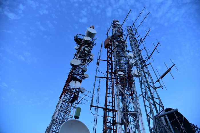يوافق Cade على شبكة 2G و 4G واحدة مشتركة بين TIM و Vivo 303