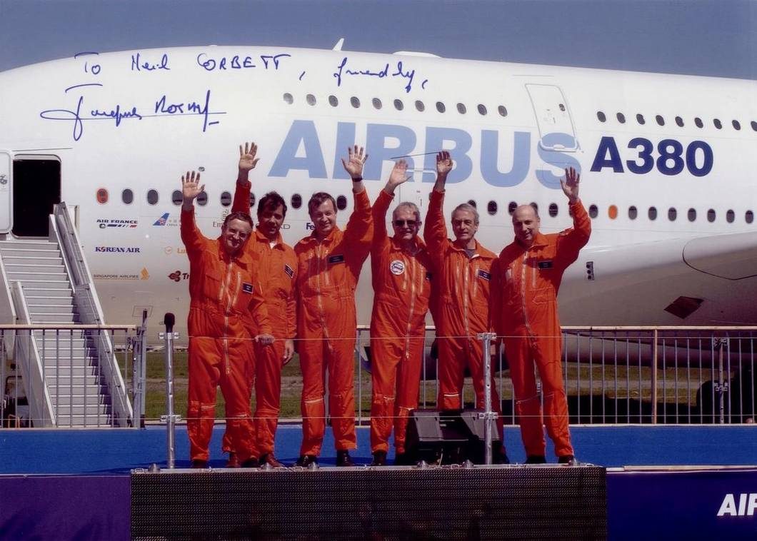 Engenheiros e pilotos que participaram do primeiro voo