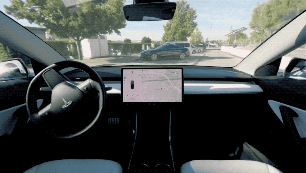 Tesla pode oferecer direção completamente autônoma com uma assinatura