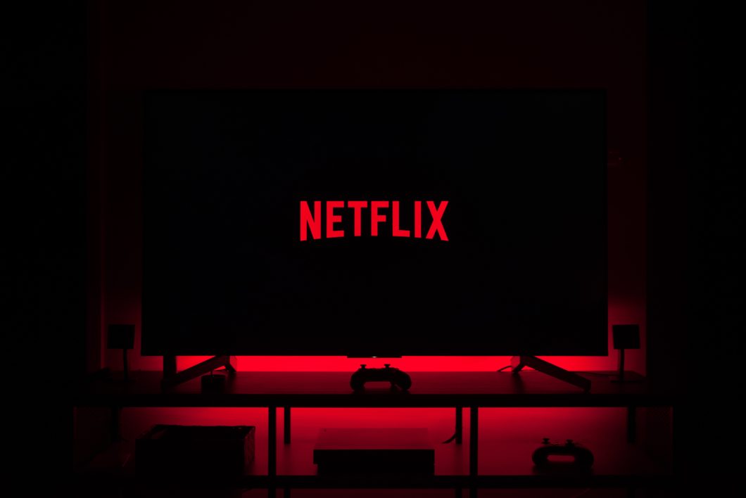 Netflix na TV (Thibault Penin / Unsplash)