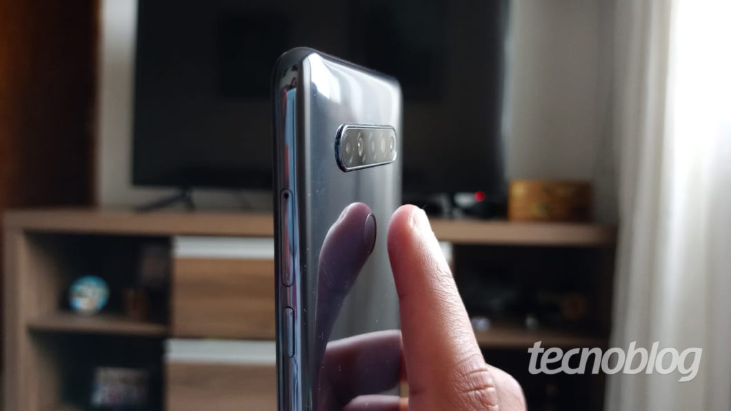 LG K51S fingerprint reader