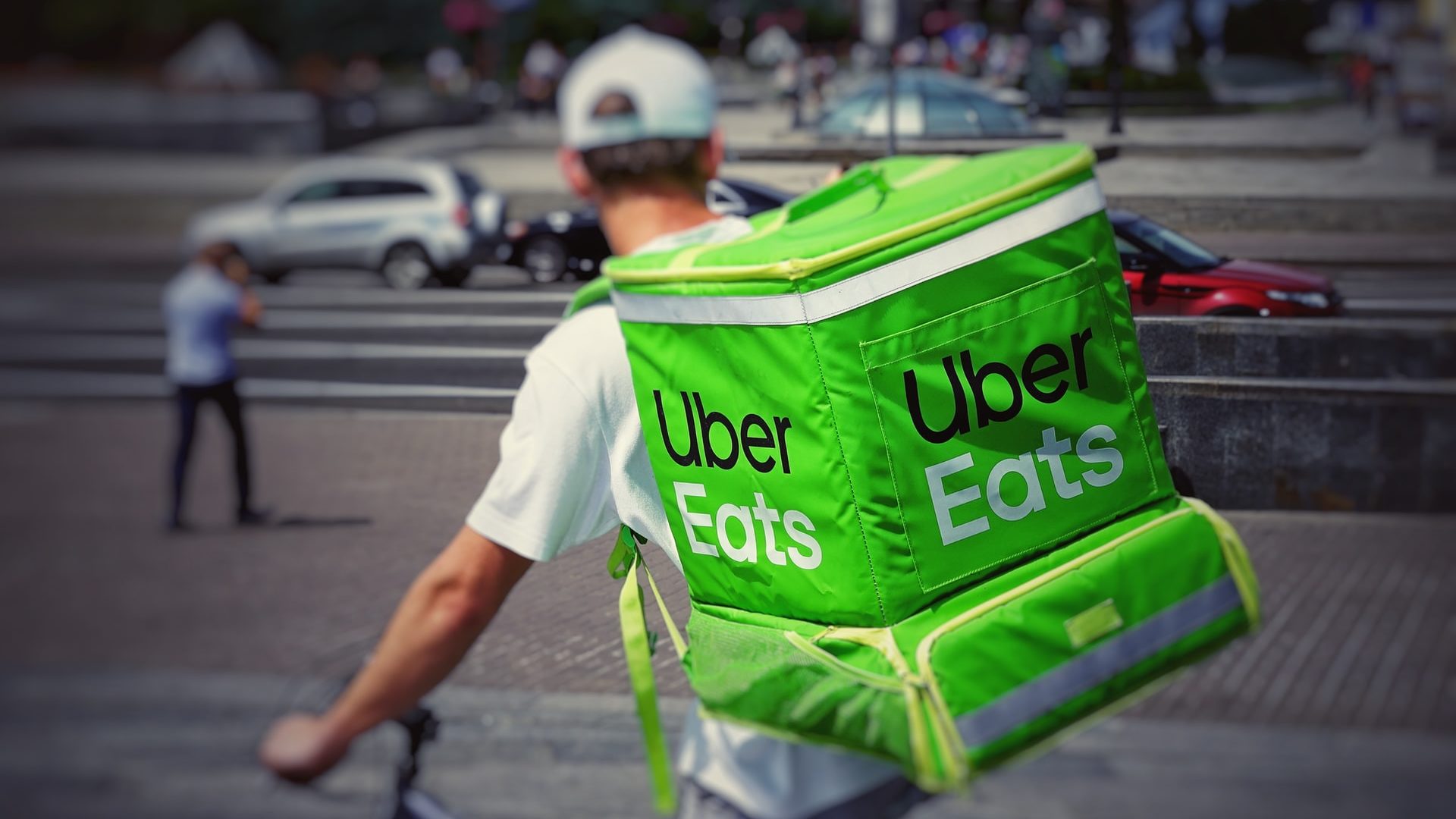 Uber tem prejuízo muito menor que o esperado e Eats triplica receita | Negócios