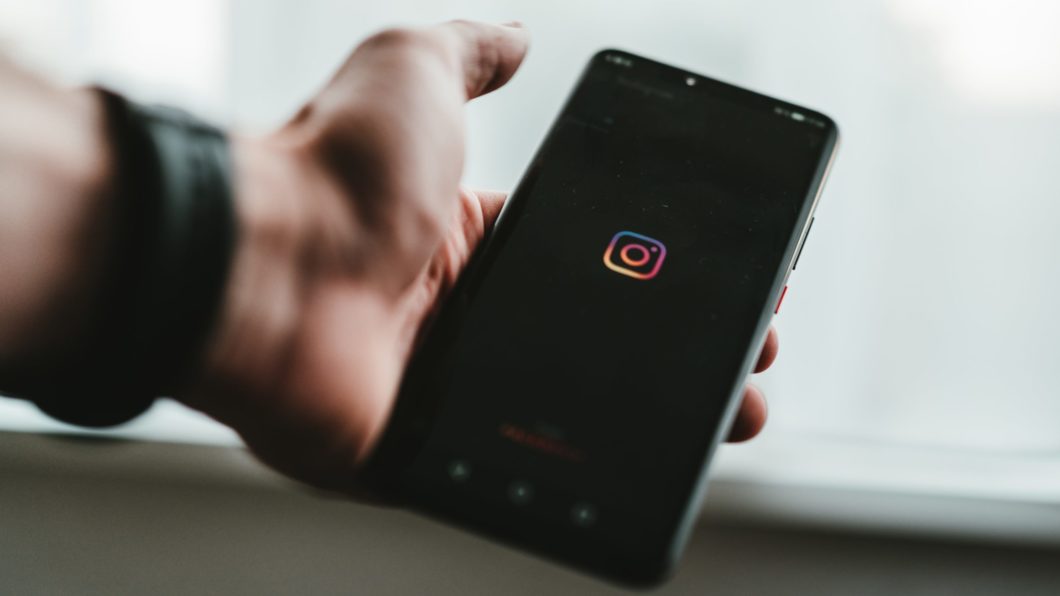 Usuários do Instagram enfrentam problemas para entrar em suas contas devido à autenticação por selfie de vídeo  (Imagem: Claudio Schwarz Purzlbaum/Unsplash)