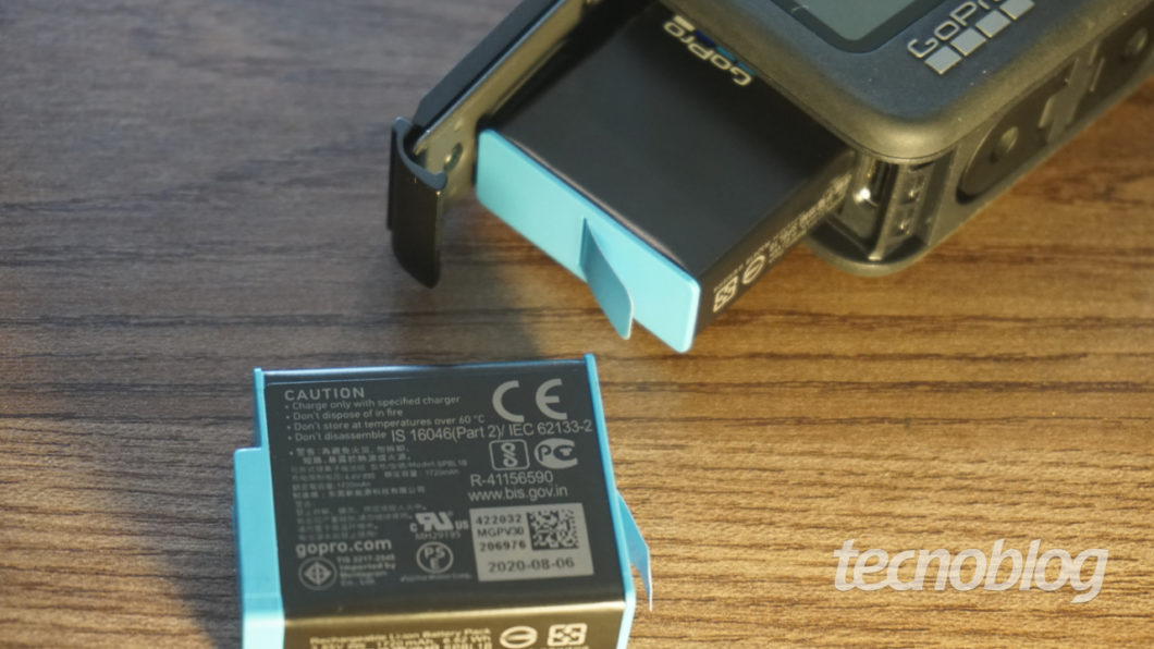 Battery remains removable on GoPro Hero 9 Black (Image: André Fogaça / Tecnoblog)