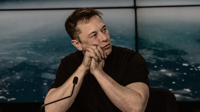 Elon Musk, CEO da Tesla, volta a falar de bitcoin no Twitter (Imagem: Daniel Oberhaus/Flickr)