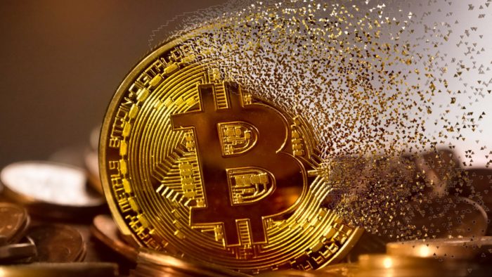 Bitcoin suffers biggest daily drop in history (image: Mohamed Hassan / Pixabay) 