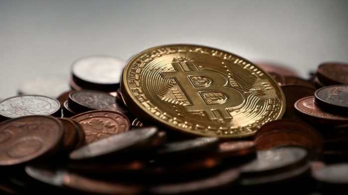 Bitcoin recovers after historic crash (Image: MichaelWuensch / Pixabay)