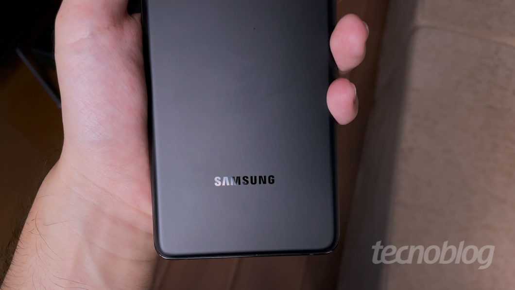 Samsung Galaxy S21 Ultra (Image: Paulo Higa / Tecnoblog)