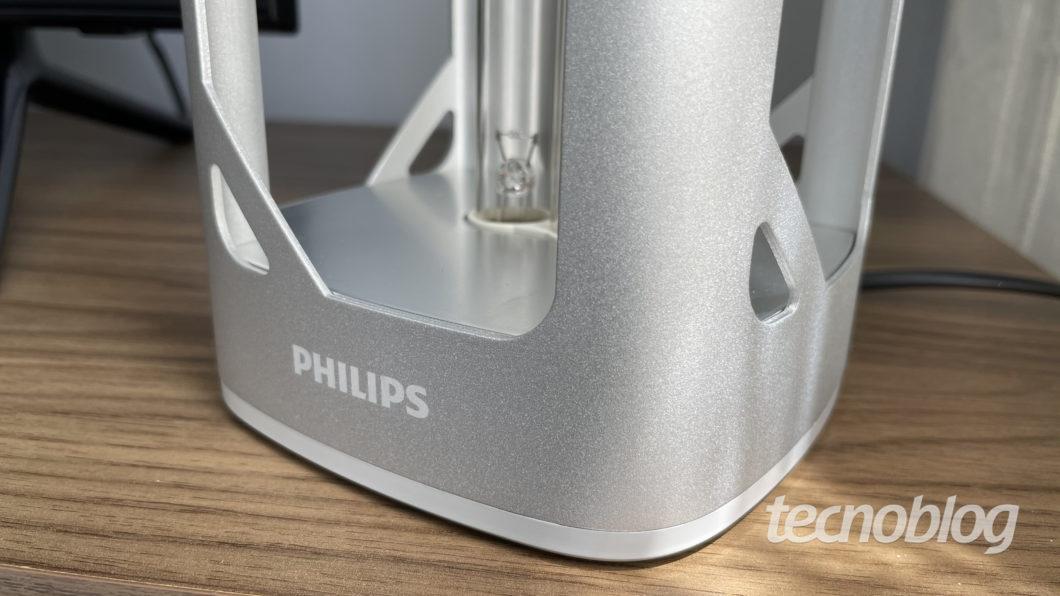 Philips UV-C table lamp (Image: Darlan Helder / Tecnoblog)