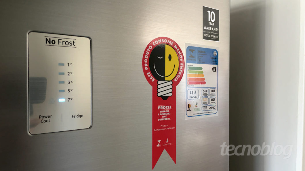 Samsung Evolution RT46 refrigerator with PowerVolt (Image: Paulo Higa / Tecnoblog)