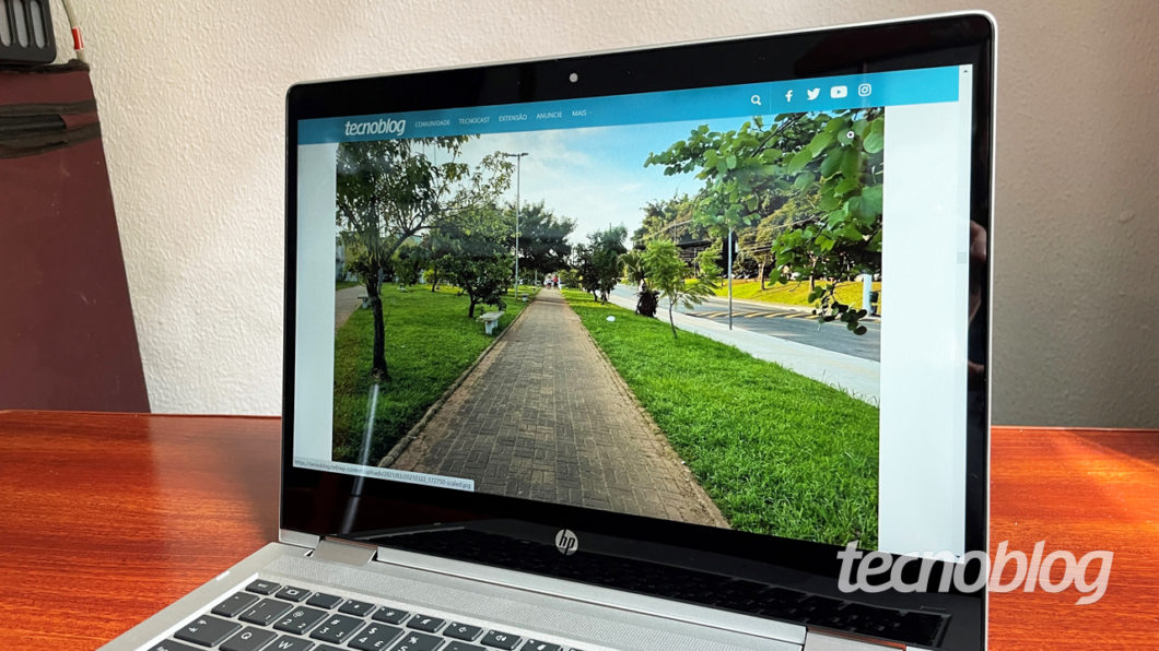 O HP Probook X360 tem tela full HD (imagem: Emerson Alecrim/Tecnoblog)