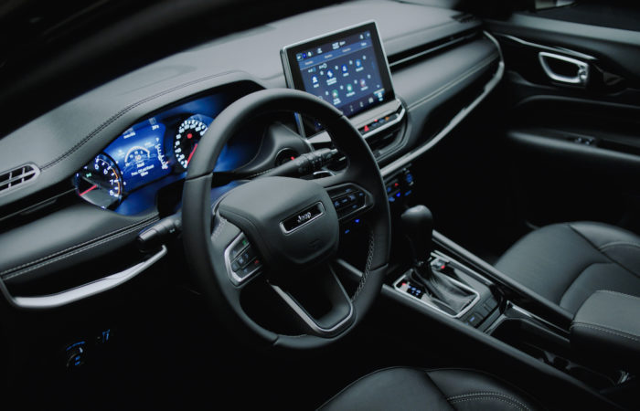 Interior do Novo Jeep Compass, que será lançado em maio de 2021 (Imagem: Divulgação/Stellantis)