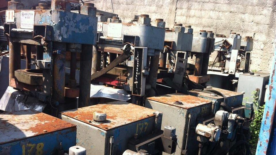 Old presses found in the trash (Image: Vinil Brasil)