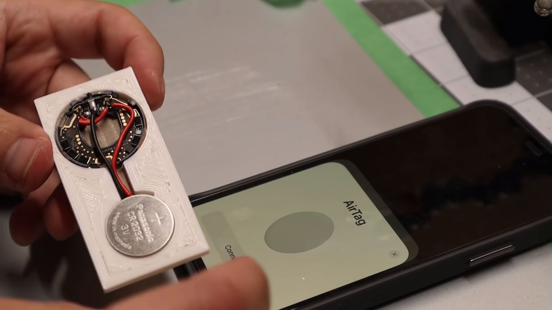Apple AirTag é transformado em cartão para levar na carteira | Gadgets