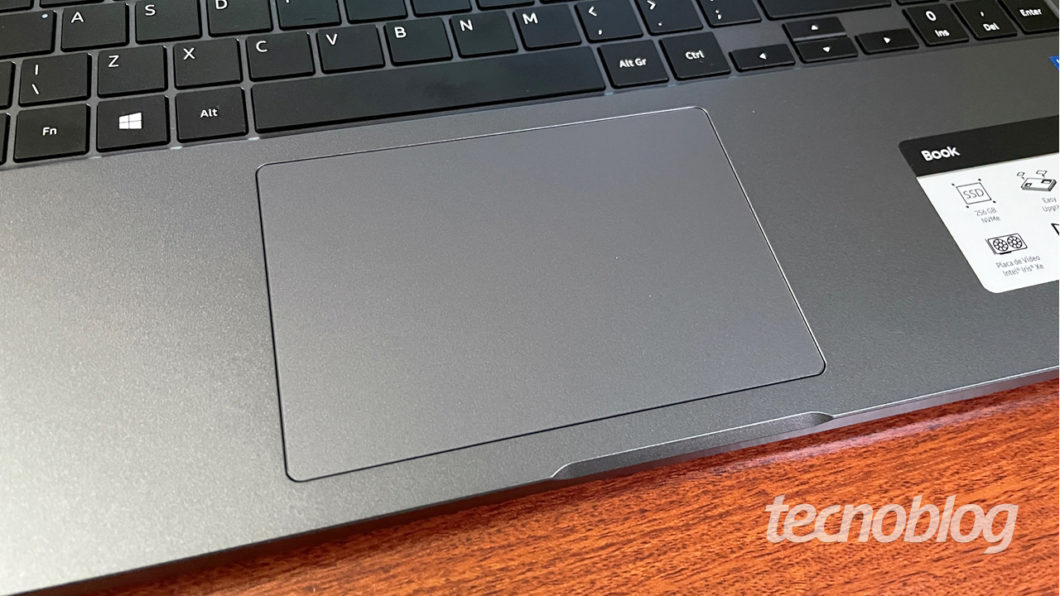 At least the touchpad doesn't disappoint (image: Emerson Alecrim/Tecnoblog)