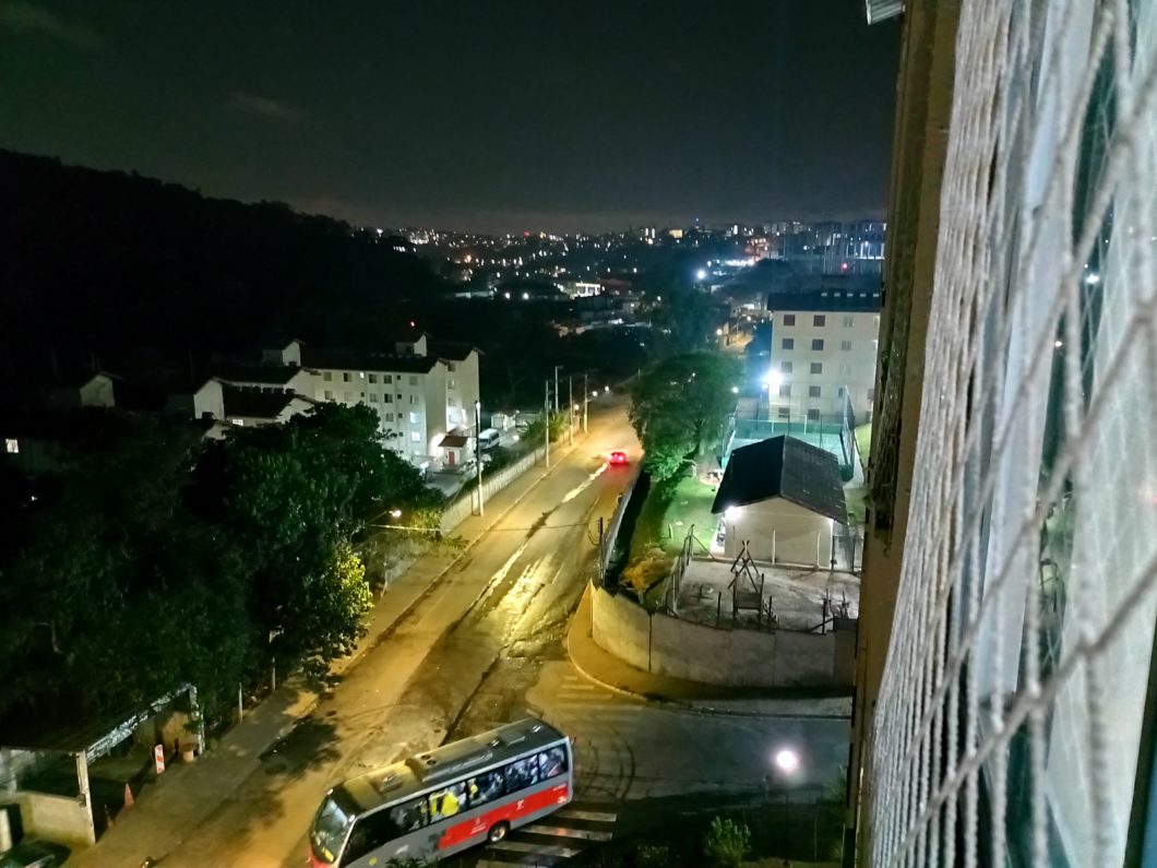Foto tirada com a câmera principal do Realme C25 + modo Noite (Imagem: Darlan Helder/Tecnoblog)