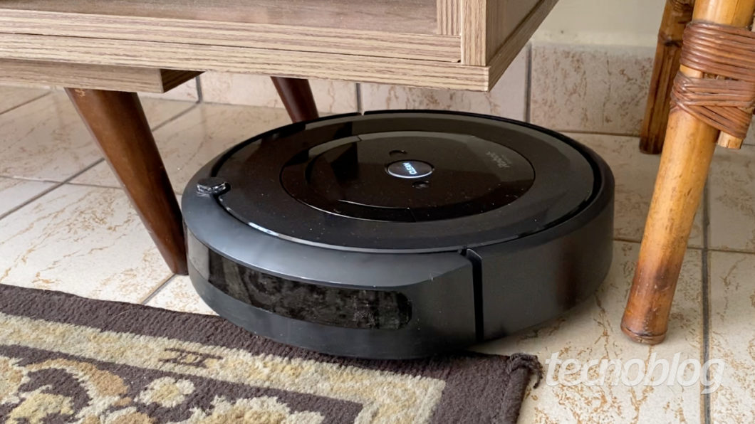 iRobot Roomba e5 (Image: André Fogaça/Tecnoblog)