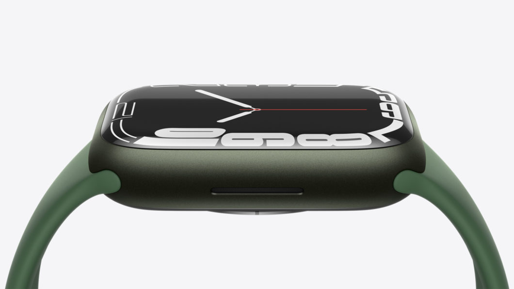 Apple Watch Series 7 tem bordas menores para aumentar o aproveitamento da tela (Imagem: Divulgação/Apple)