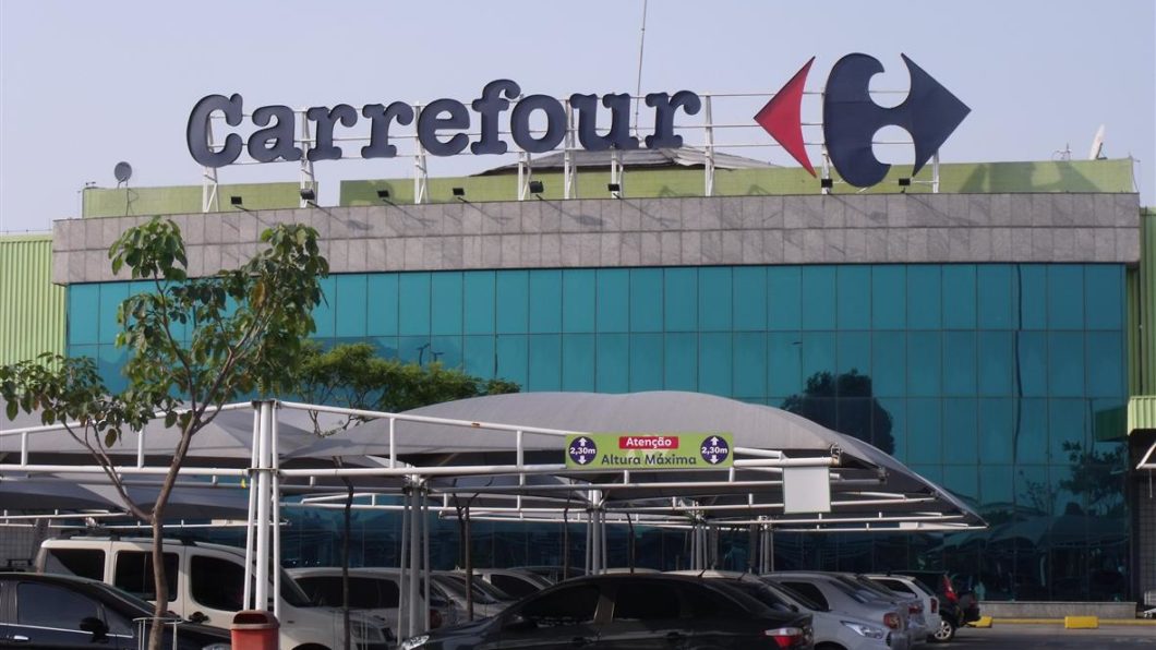 Carrefour inicia vendas da operadora móvel virtual Carrefour Chip 