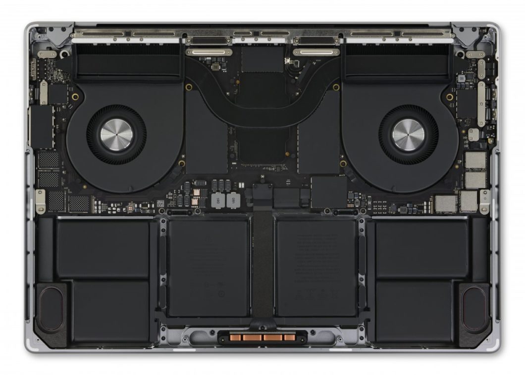 Parte interna do MacBook Pro de 2021 (Imagem: Reprodução/iFixit)
